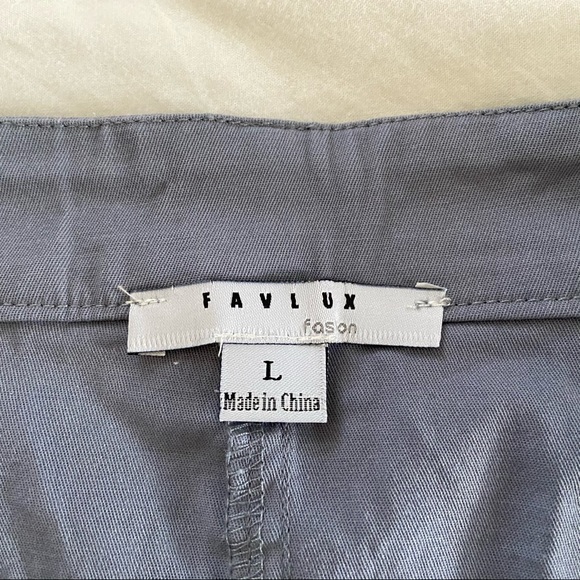 Blur Button-up Skirt - Picture 3 of 6